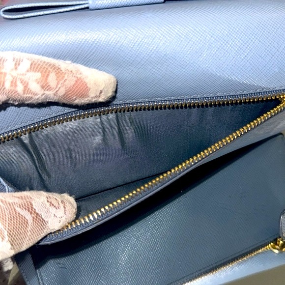 Authentic PRADA ribbon saffiano flap leather wallet - Picture 15 of 16